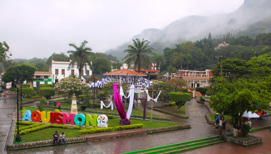 Aquismón, jardin principal